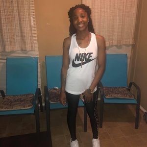 Meet your Posher, Laquesta